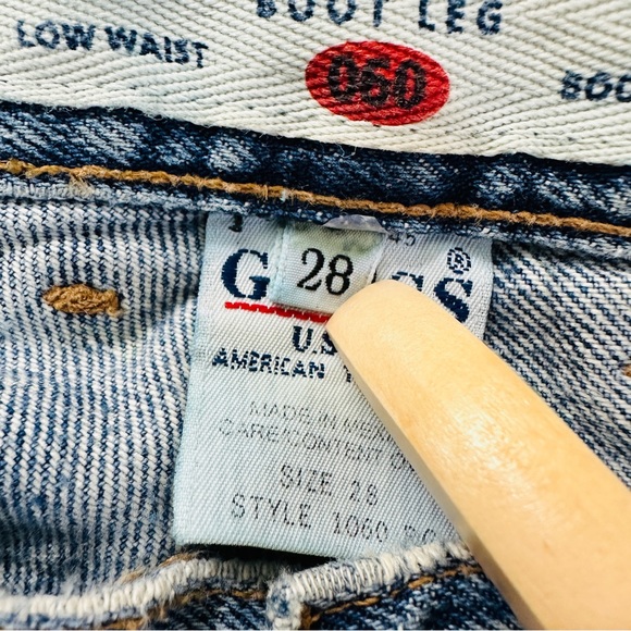 REAL DENIM GUESS HIGHWAISTED SHORTS!! - Picture 9 of 11